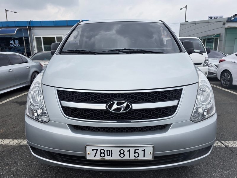 Hyundai Starex
