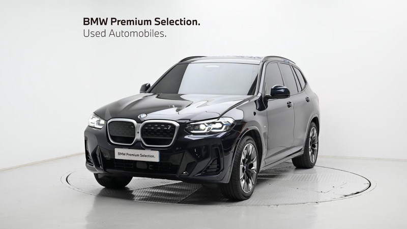 BMW iX3
