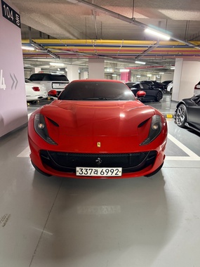 Ferrari 812 2020