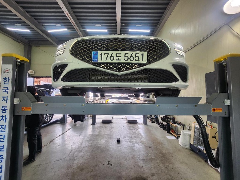 Genesis G70