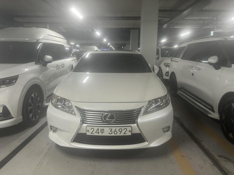 Lexus ES