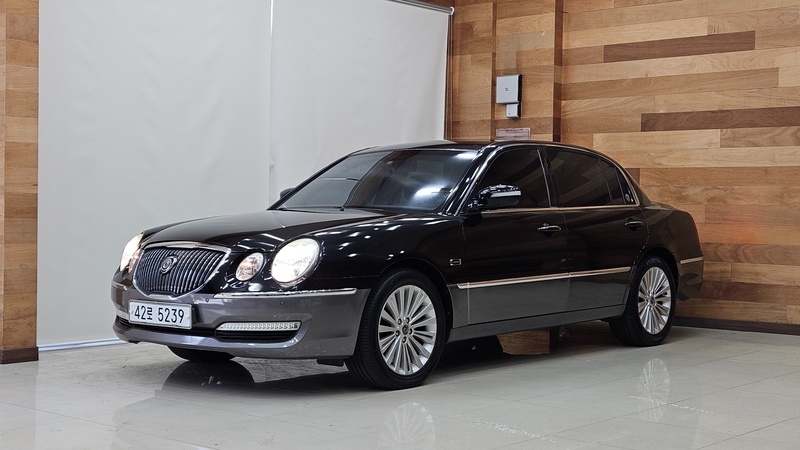 Kia Opirus