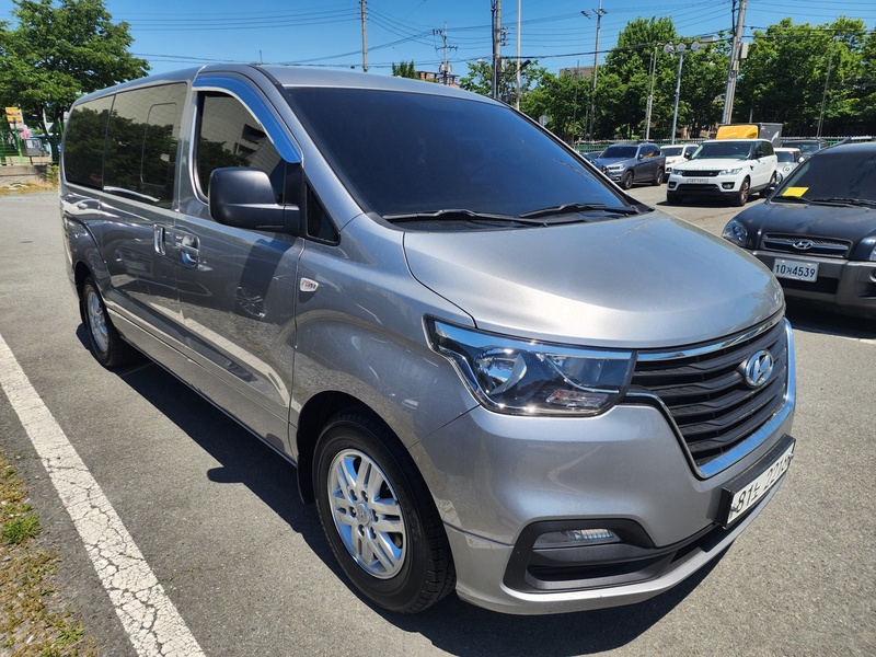 Hyundai Starex