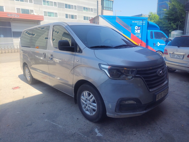 Hyundai Starex