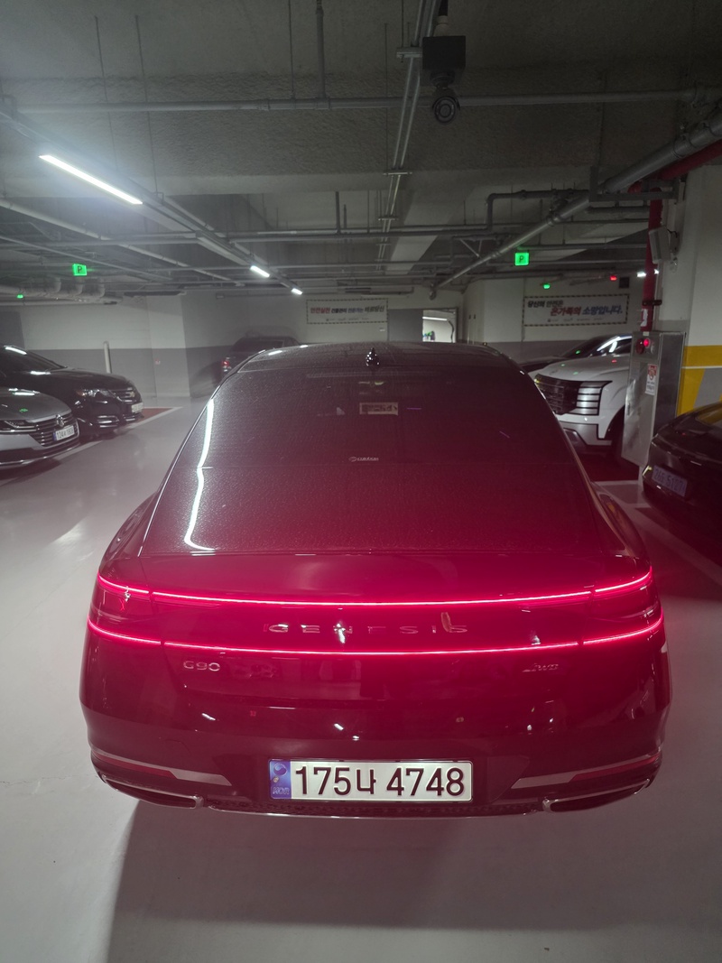 Genesis G90