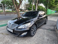 Hyundai Genesis 2011