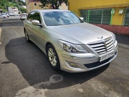 Hyundai Genesis 2012