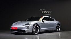 Porsche Taycan 2021