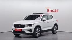 Volvo XC40 2025