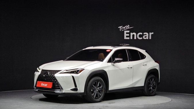 Lexus UX 2024