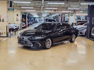 Lexus ES 2025
