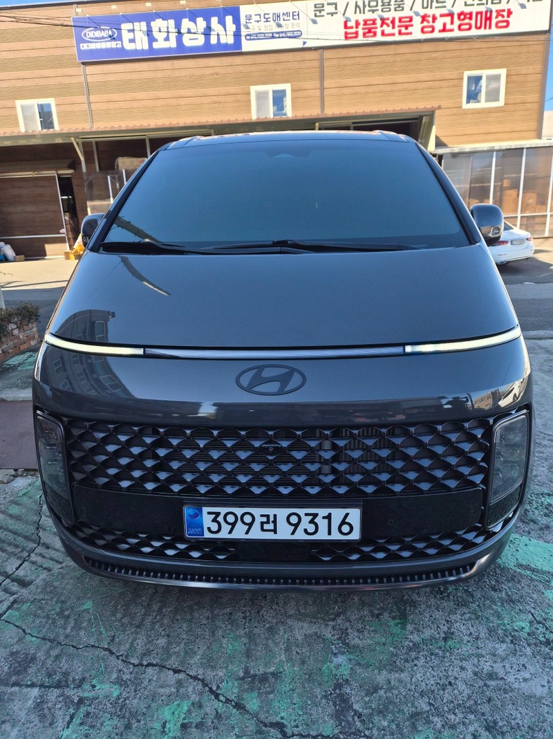 Hyundai Staria