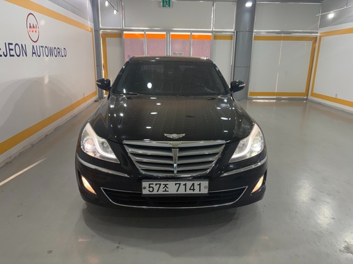 Hyundai Genesis 2012