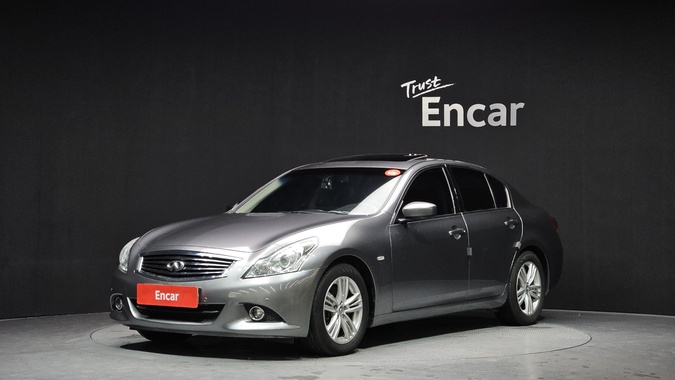 Infiniti G 2011