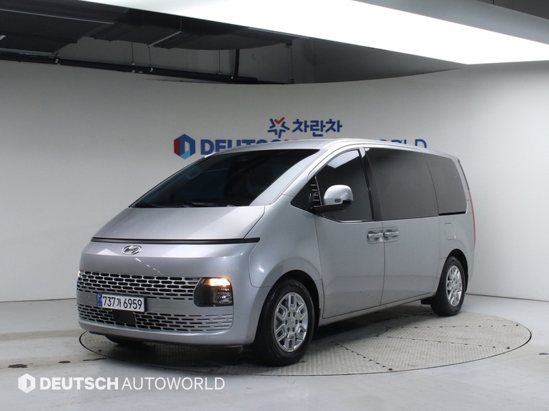 Hyundai Staria
