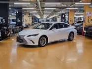 Lexus ES 2025