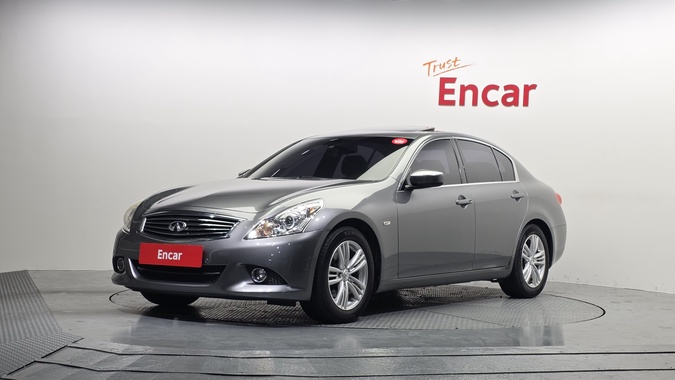 Infiniti G 2011