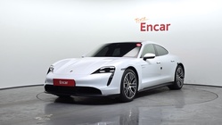 Porsche Taycan 2021