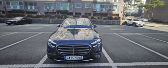 Mercedes-Benz E-Class 2024