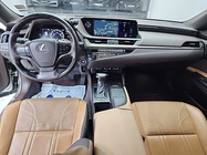 Lexus ES 2019
