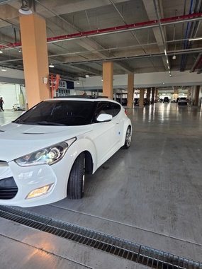 Hyundai Veloster 2012