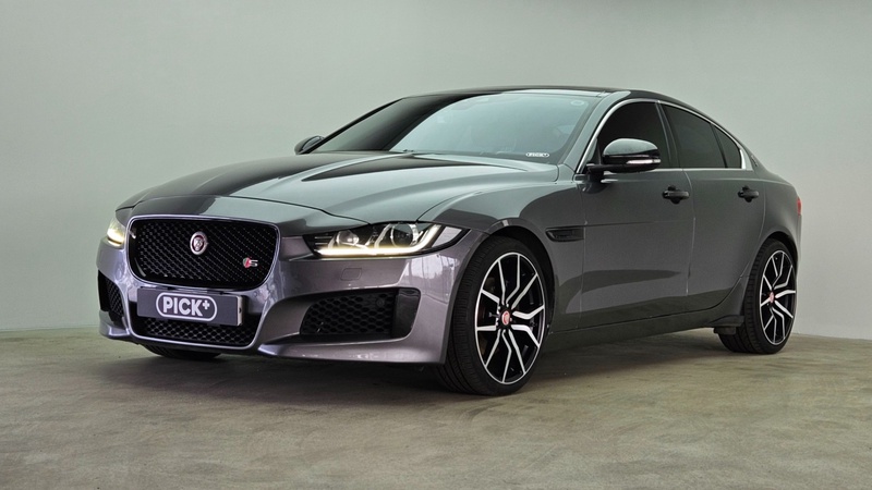 Jaguar XE