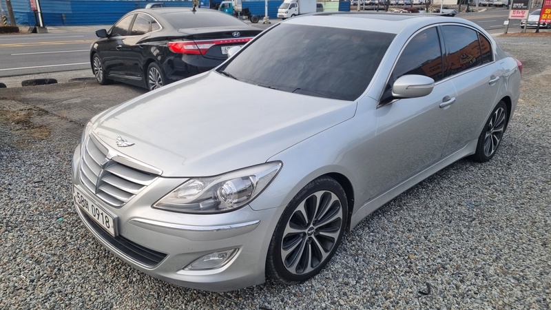 Hyundai Genesis