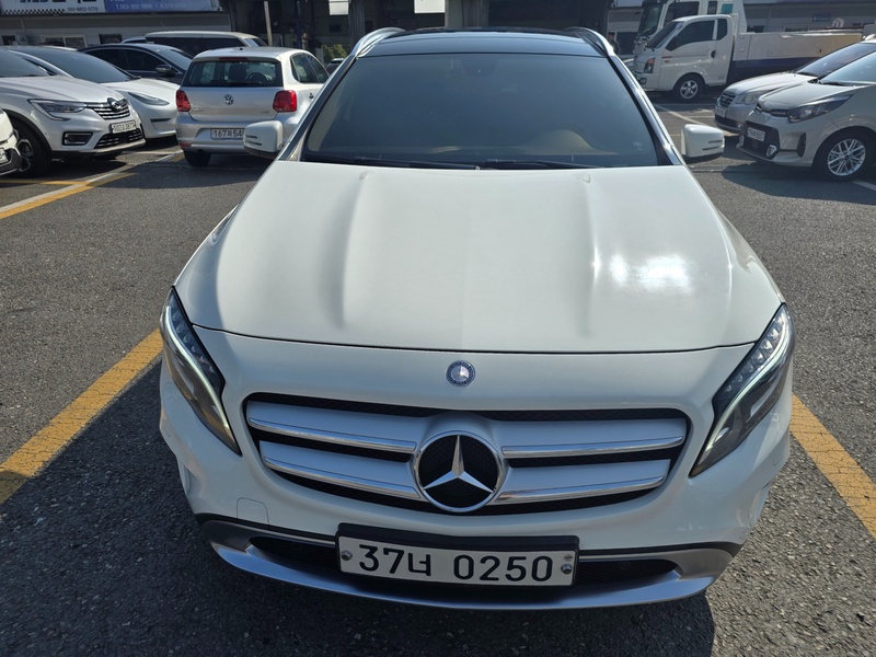 Mercedes-Benz GLA-Class