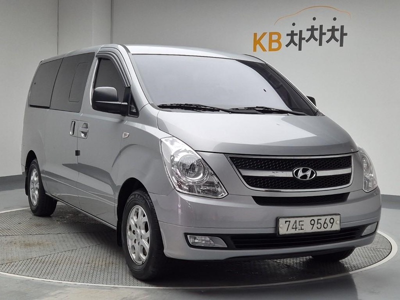 Hyundai Starex