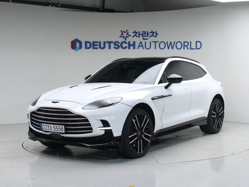 Aston Martin DBX 2023