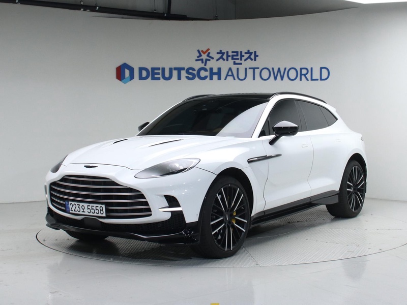 Aston Martin DBX