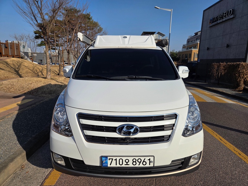 Hyundai Starex