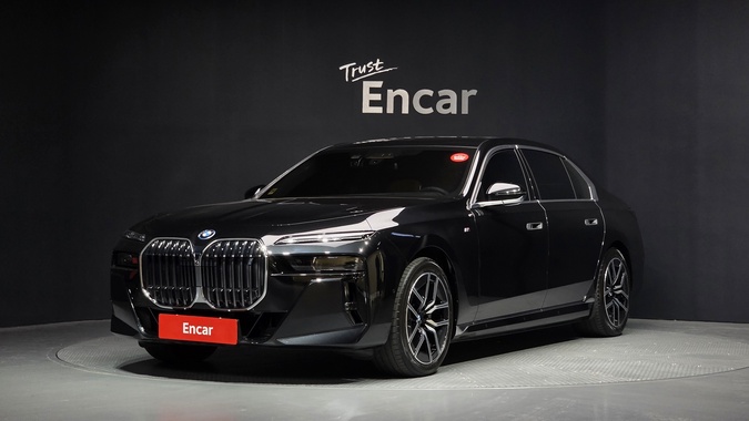 BMW i7 2025