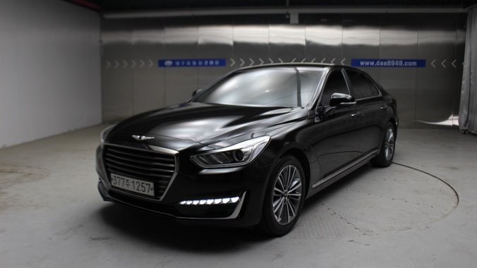 Genesis EQ900 2017