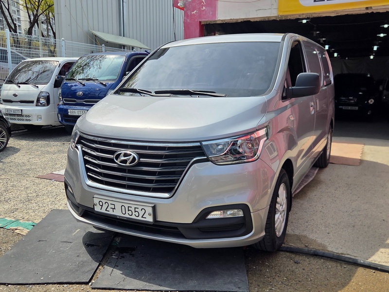 Hyundai Starex