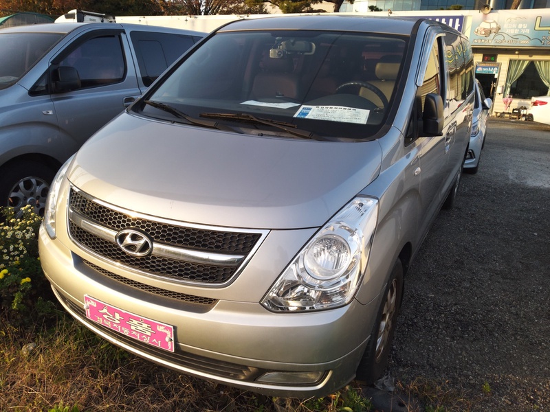 Hyundai Starex