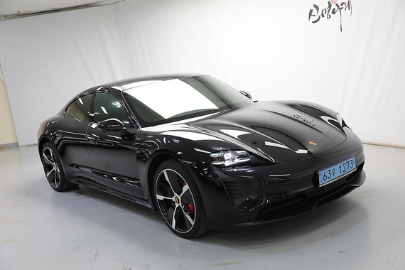 Porsche Taycan 2022