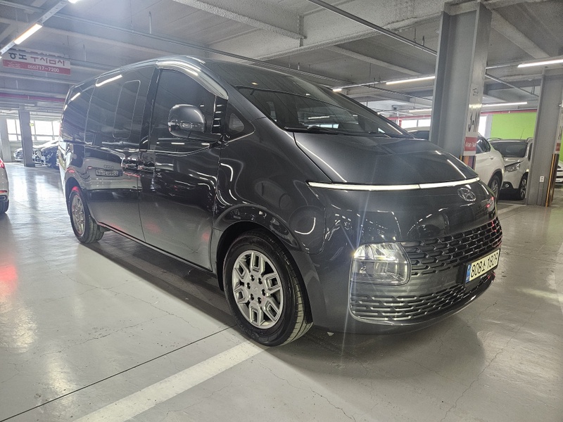 Hyundai Staria