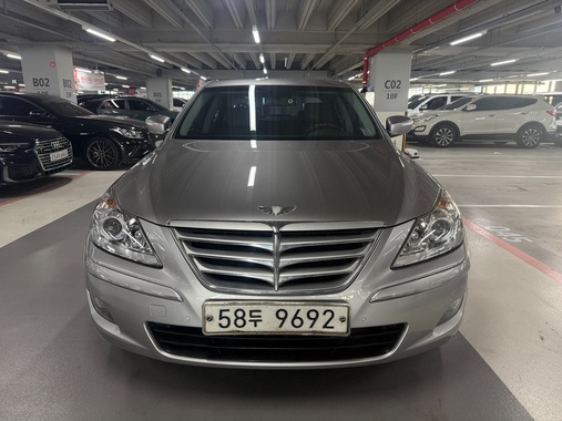 Hyundai Genesis 2009