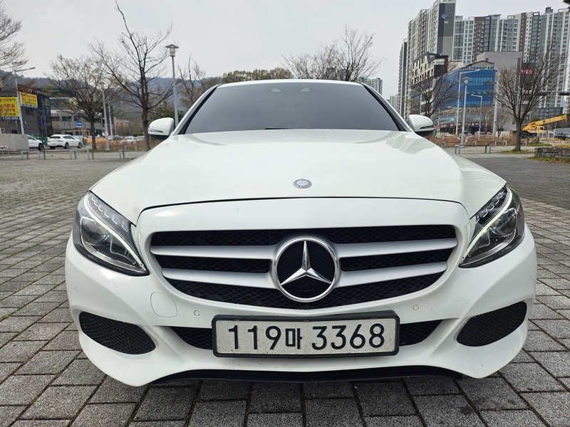 Mercedes-Benz C-Class