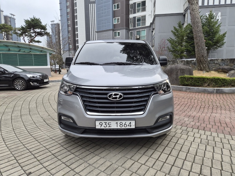 Hyundai Starex