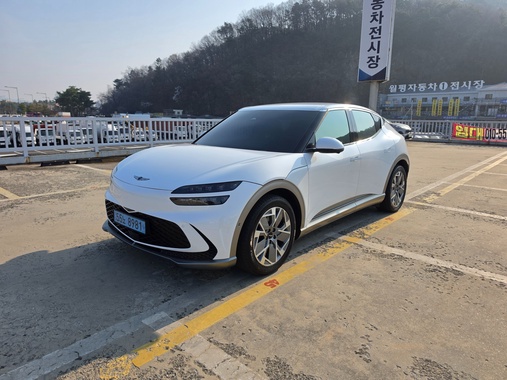 Genesis GV60 2023