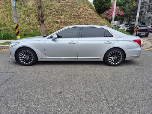 Genesis EQ900 2018
