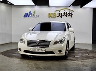 Infiniti M 2012