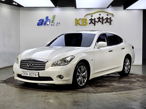 Infiniti M 2012