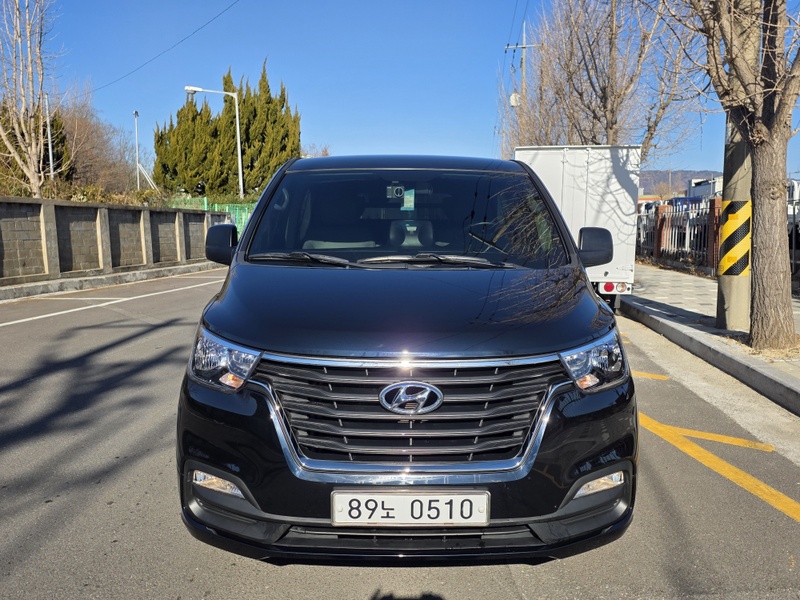 Hyundai Starex