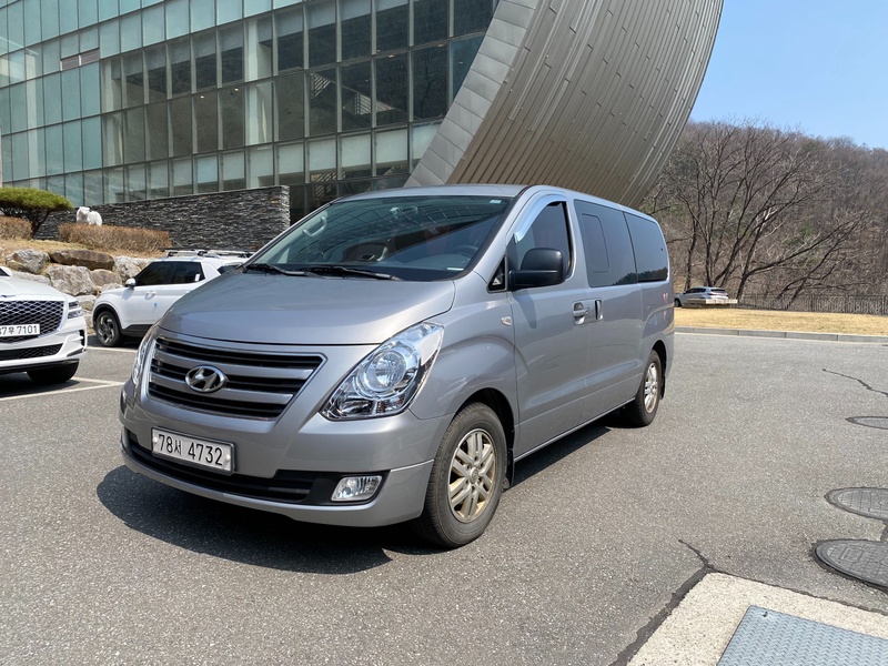 Hyundai Starex