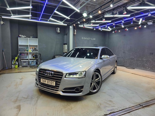 Audi S8 2014