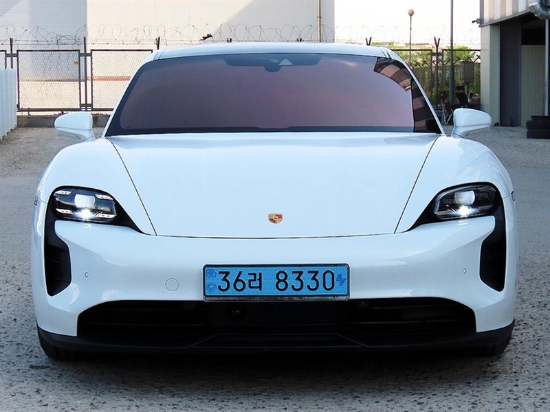 Porsche Taycan