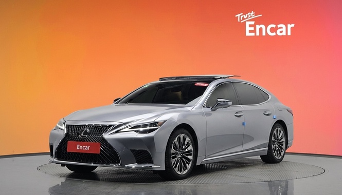 Lexus LS 2023